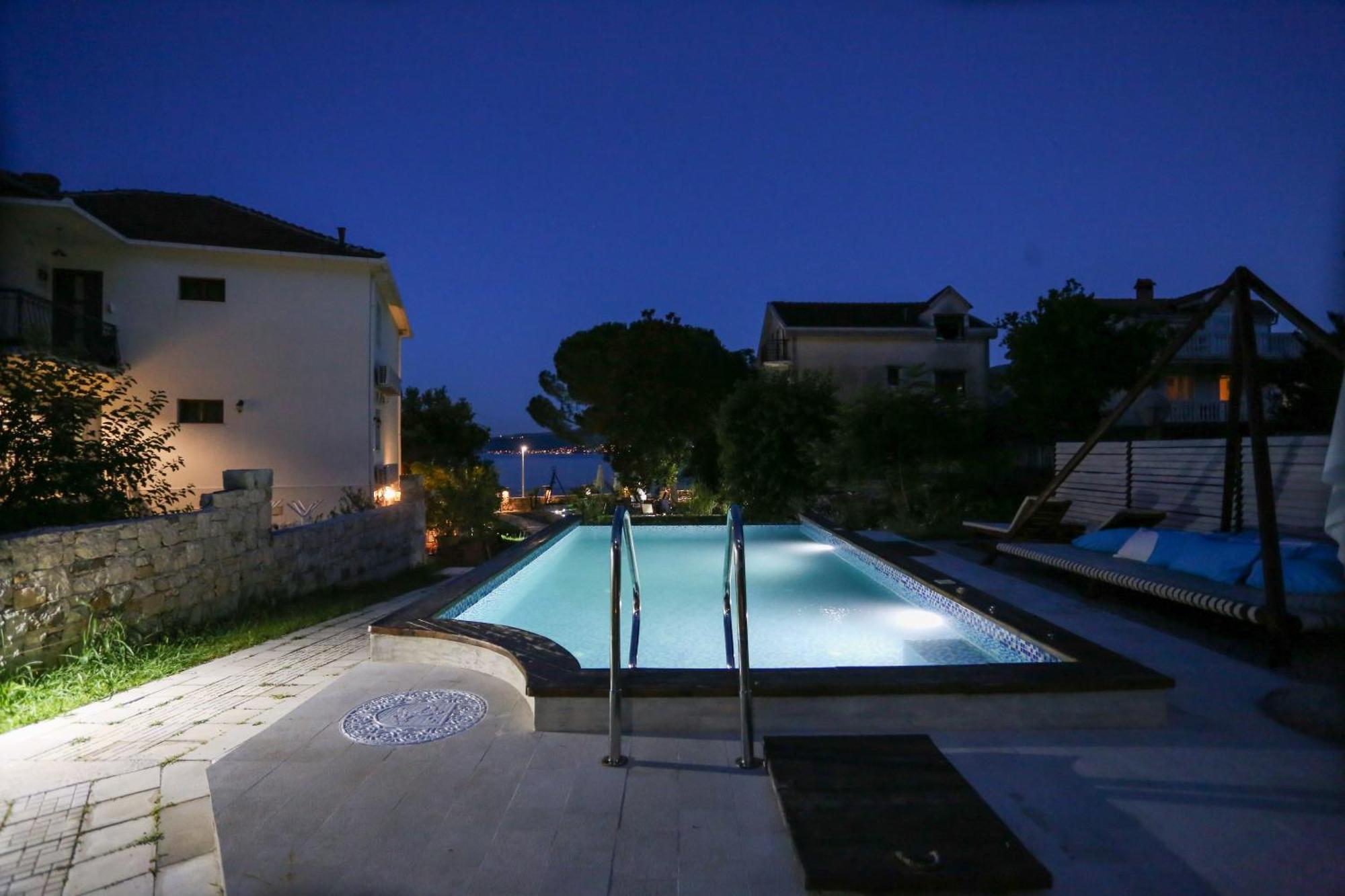 Apartments Cukovic แฮร์เซ็ก-โนวี ภายนอก รูปภาพ