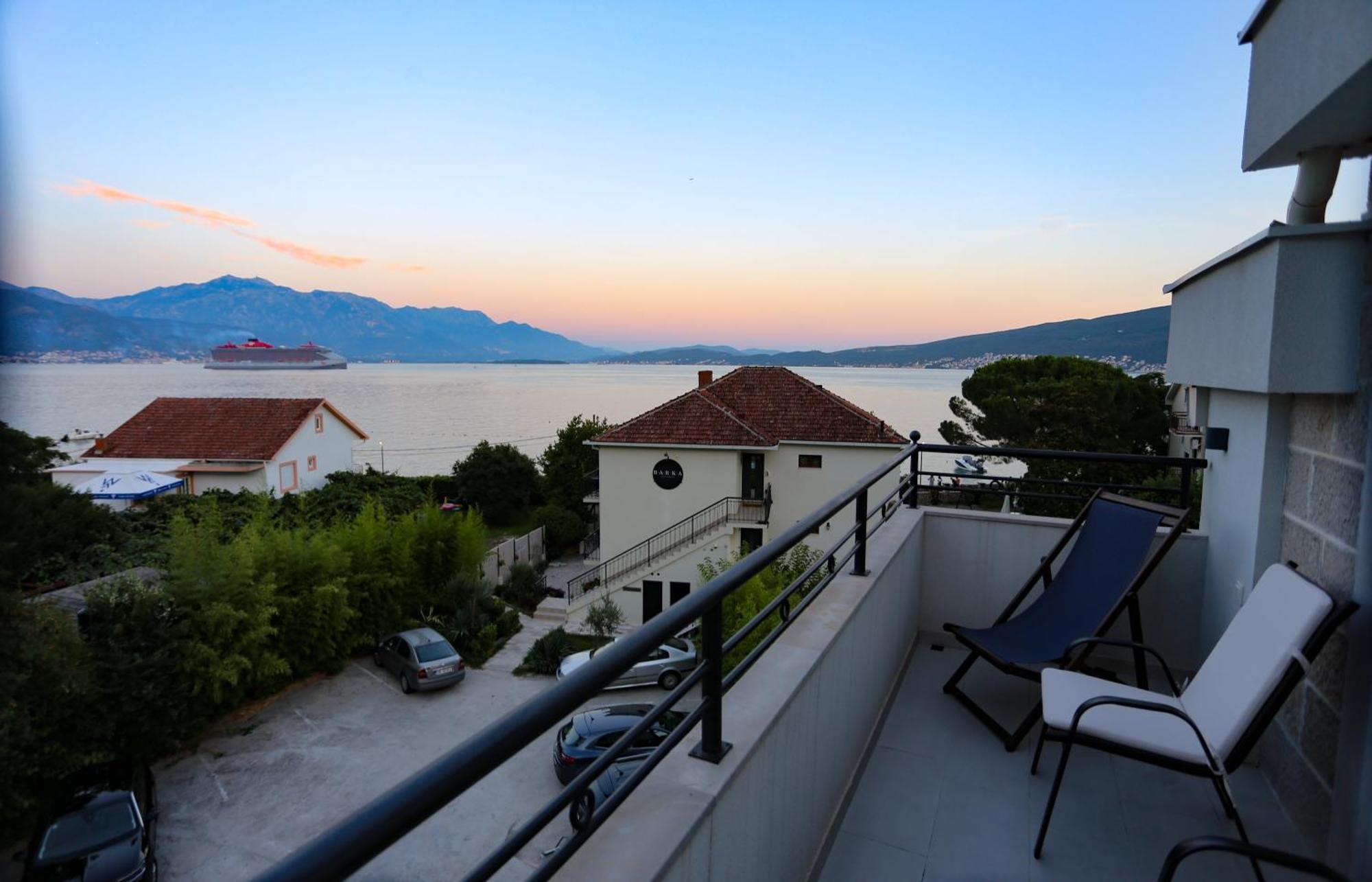 Apartments Cukovic แฮร์เซ็ก-โนวี ภายนอก รูปภาพ