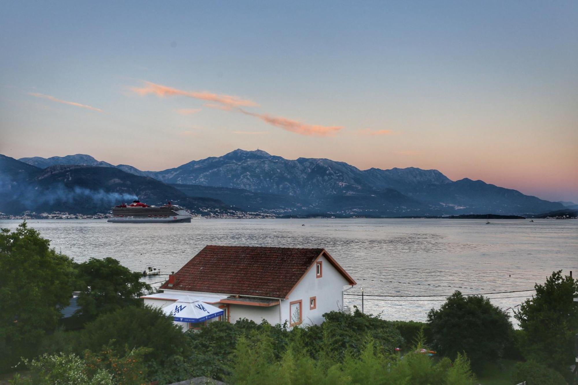 Apartments Cukovic แฮร์เซ็ก-โนวี ภายนอก รูปภาพ